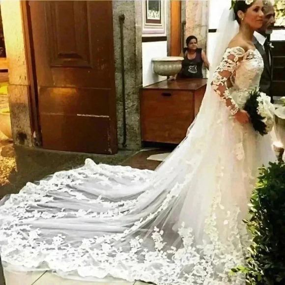 Beautiful Wedding Veil - Picture 2 of 14